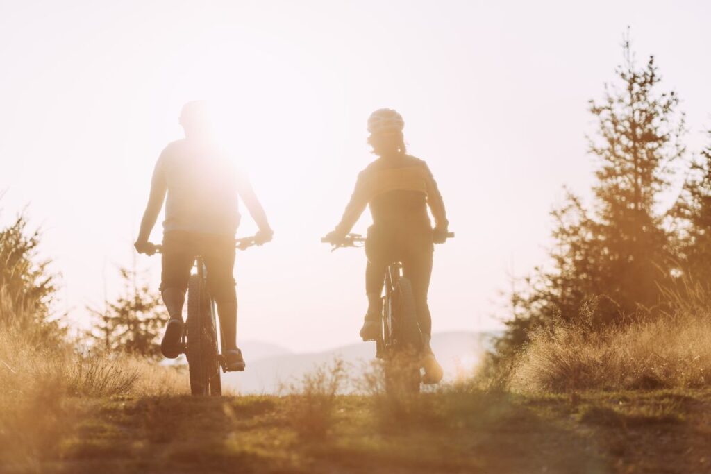 Ile kosztuje przejechanie 100 km rowerem elektrycznym i innymi środkami transportu?