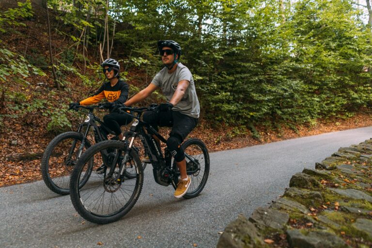 jazda na wypożyczonych rowerach po szczyrku